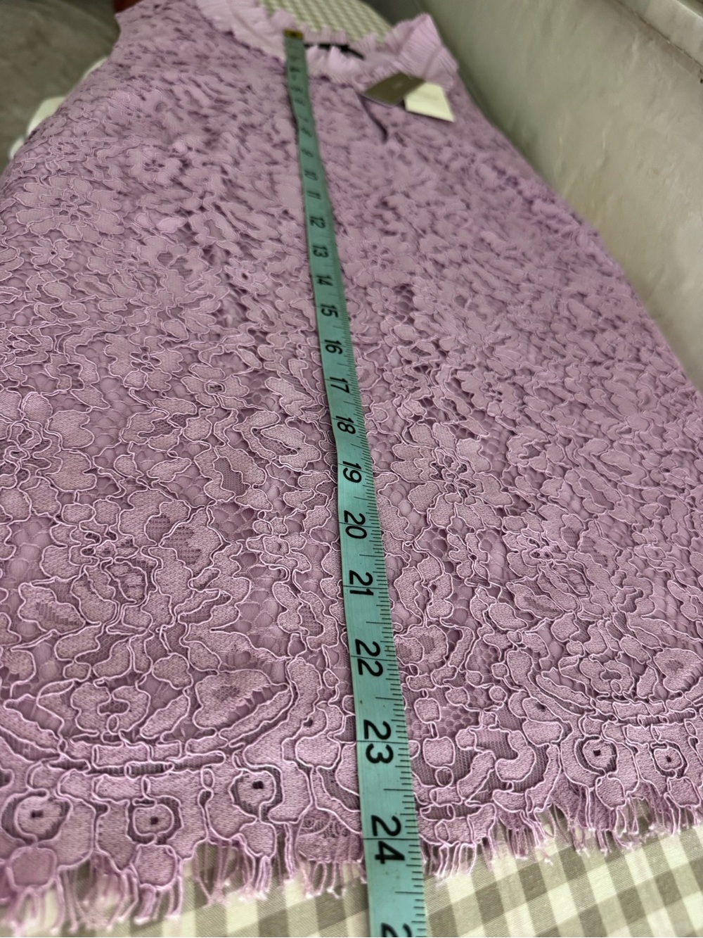 Sleeveless Lavender Lace Keyhole Top - Women's - Picture 12 of 13